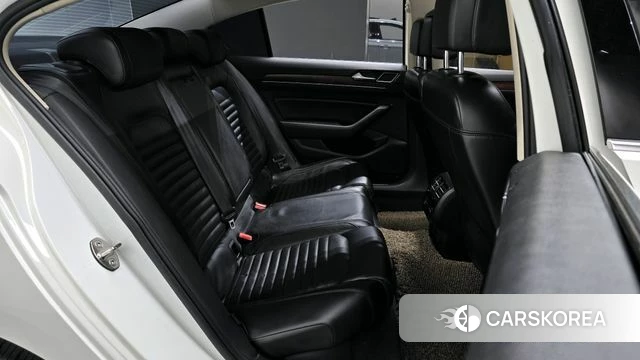 Volkswagen Passat GT (B8) 2018 Белый из Кореи, фото 2