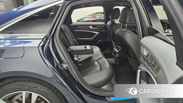 Audi A6 (C8) 2023 Синий из Кореи, фото 2