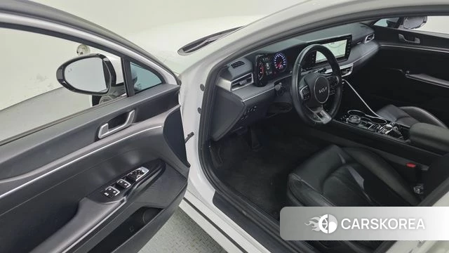 Kia K5 3rd generation 2023 Белый из Кореи, фото 2