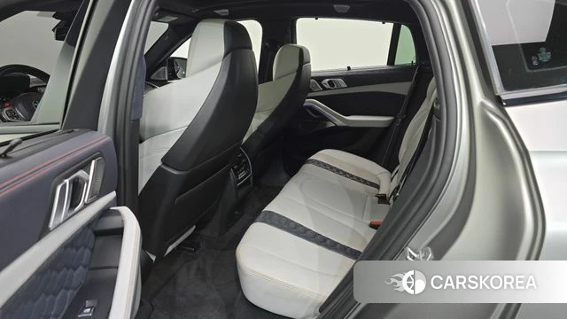BMW X6M (G06) 2021 Серебристо-серый из Кореи, фото 2