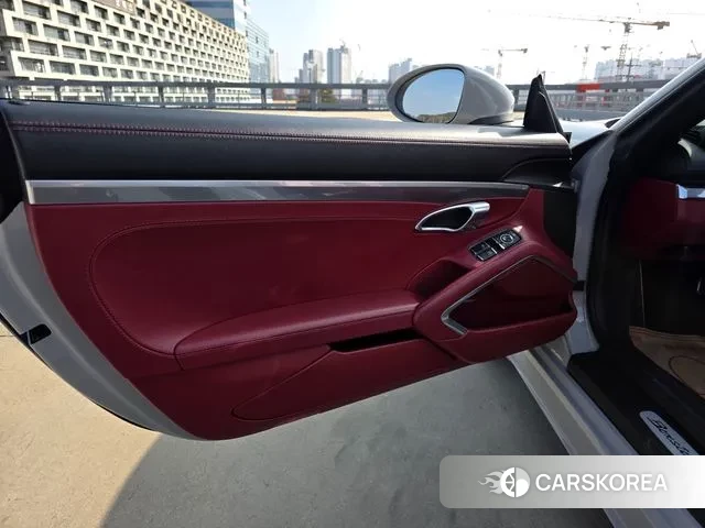 Porsche 718 Boxster 2022 Серебристо-серый из Кореи, фото 2