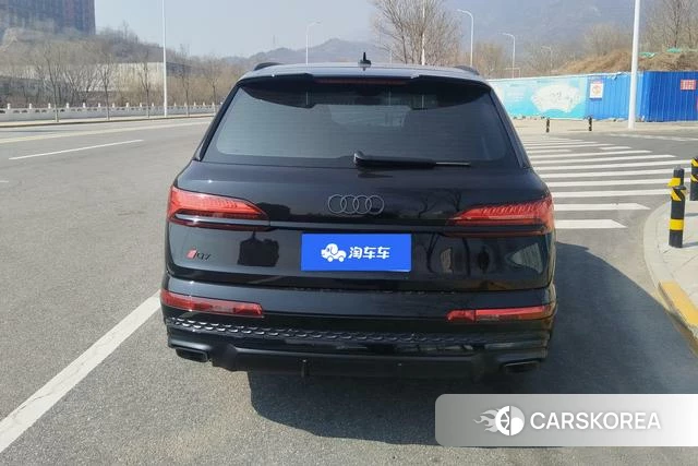 Audi Q7 2025 Черный из Китая, фото 2