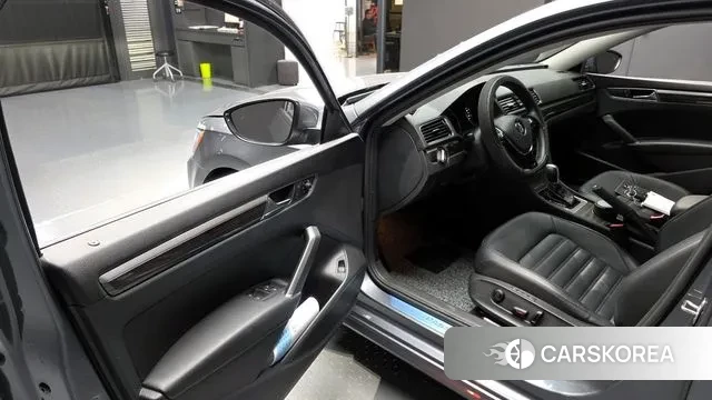 Volkswagen The New Passat 2018 Серебристо-серый из Кореи, фото 2