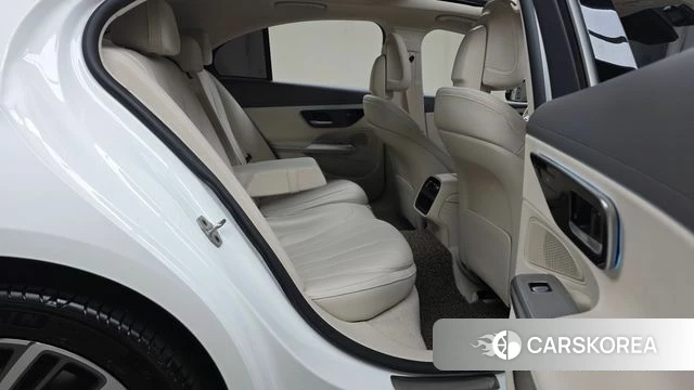Mercedes-Benz E-Class W214 2024 Белый из Кореи, фото 2