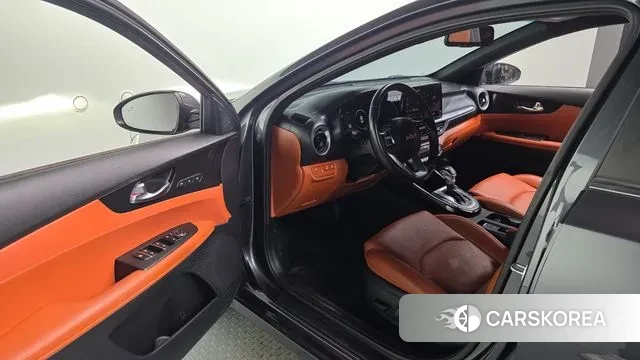 Kia The New K3 2nd generation 2022 Серый из Кореи, фото 2