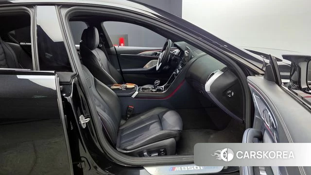 BMW 8 Series (G15) 2024 Черный из Кореи, фото 2