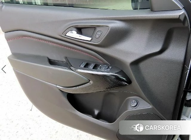 Chevrolet (GM Daewoo) Trax Crossover 2023 Белый из Кореи, фото 2