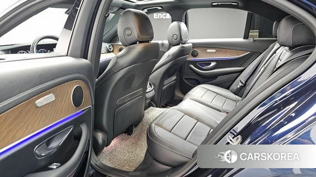 Mercedes-Benz E-Class W213 2022 Синий из Кореи, фото 2