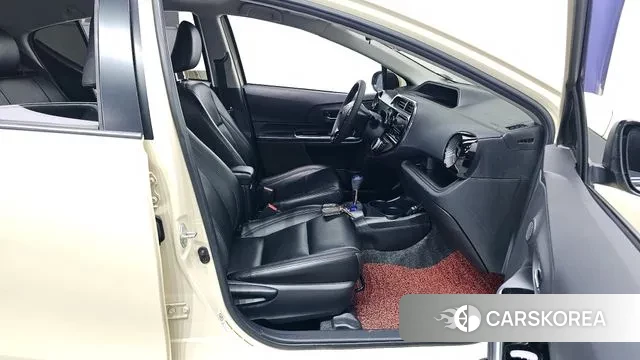 Toyota Prius C 2018 Жемчужный цвет из Кореи, фото 2