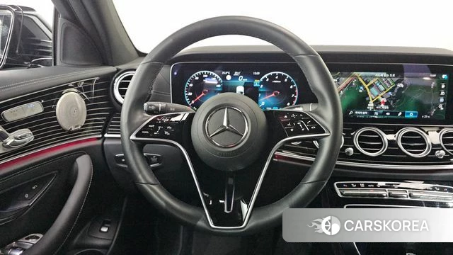 Mercedes-Benz E-Class W213 2023 Черный из Кореи, фото 2
