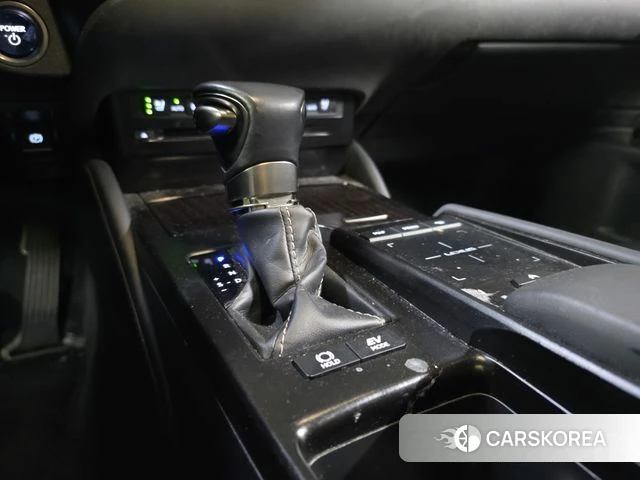 Lexus ES300h 7th generation 2018 Серый из Кореи, фото 2