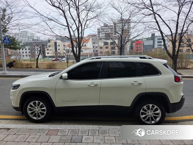 Jeep Cherokee (KL) 2018 Жемчужный цвет из Кореи, фото 2