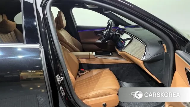 Mercedes-Benz E-Class W214 2024 Черный из Кореи, фото 2