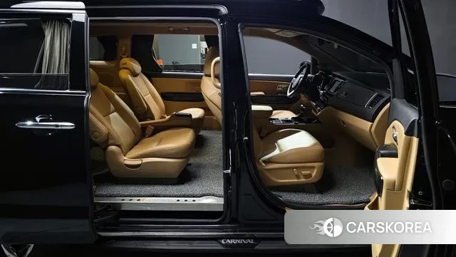 Kia The New Carnival 2018 Черный из Кореи, фото 2