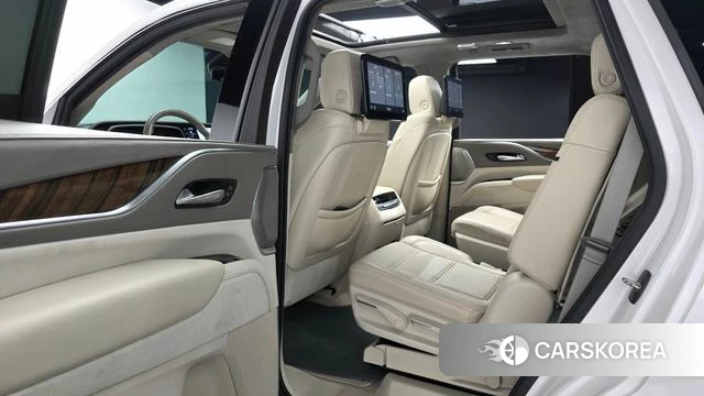 Cadillac Escalade 5th Generation 2021 Белый из Кореи, фото 2