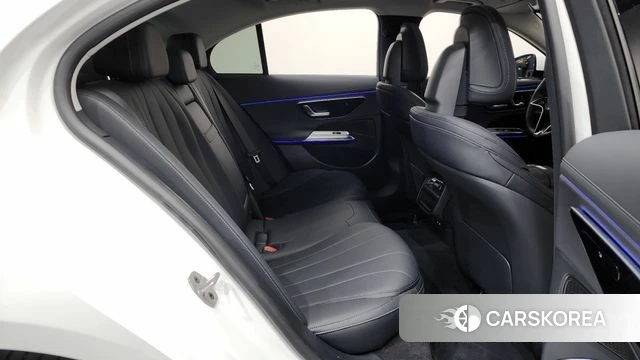 Mercedes-Benz E-Class W214 2024 Белый из Кореи, фото 2