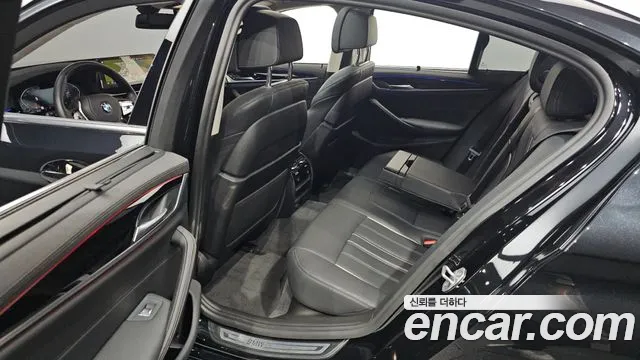 BMW 5 Series (G30) 2022 Черный из Кореи, фото 2