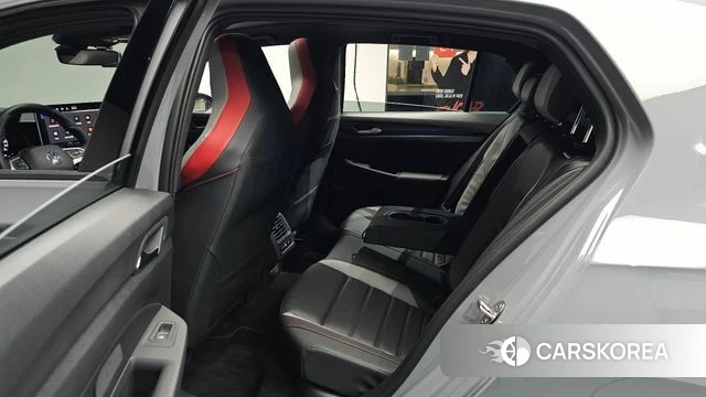 Volkswagen Golf 8th Generation 2026 Серебристо-серый из Кореи, фото 2
