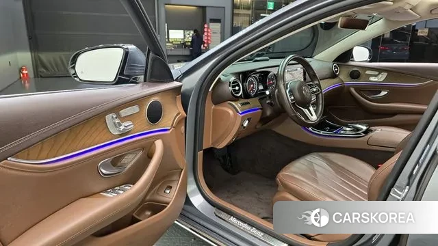 Mercedes-Benz E-Class W213 2019 Серый из Кореи, фото 2