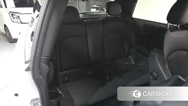 Mini Cooper Electric 2023 Белый из Кореи, фото 2