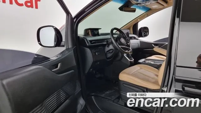 Hyundai Staria 2023 Черный из Кореи, фото 2