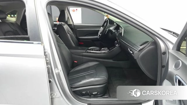 Hyundai Sonata (DN8) 2019 Серебристо-серый из Кореи, фото 2