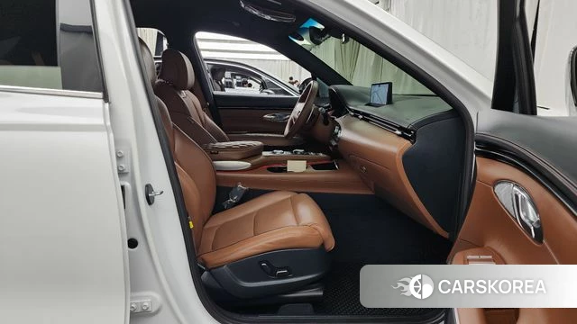Genesis GV70 2021 Белый из Кореи, фото 2
