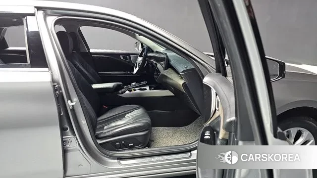 Kia K8 2023 Серебристо-серый из Кореи, фото 2