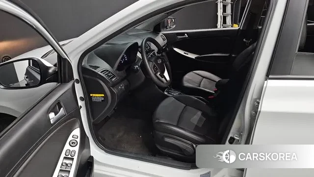 Hyundai Accent (New type) 2018 Белый из Кореи, фото 2