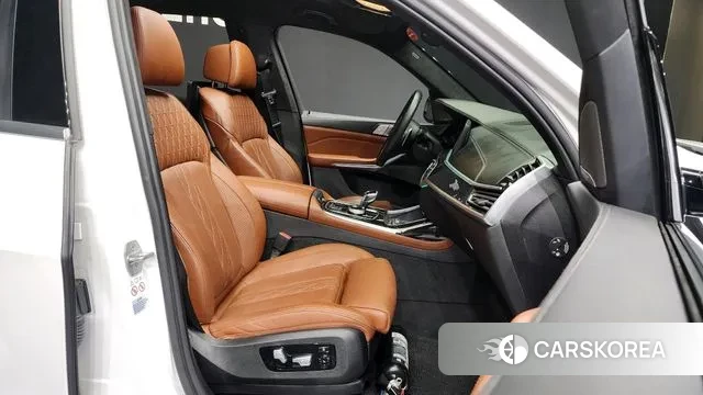 BMW X7 (G07) 2021 Белый из Кореи, фото 2