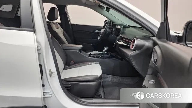 Chevrolet (GM Daewoo) Trax Crossover 2024 Белый из Кореи, фото 2