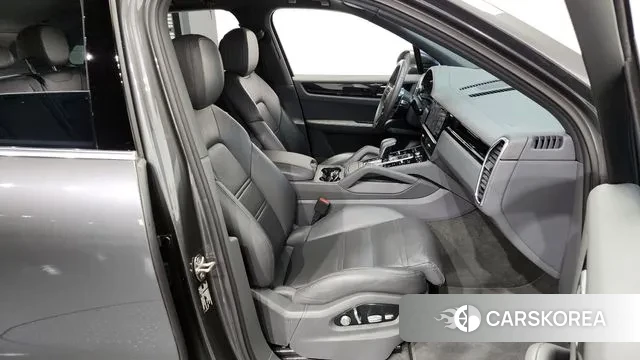 Porsche Cayenne (PO536) 2019 Серый из Кореи, фото 2