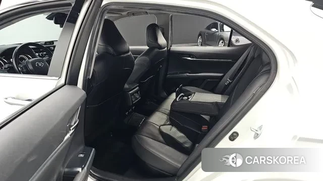 Toyota Camry (XV70) 2018 Белый из Кореи, фото 2