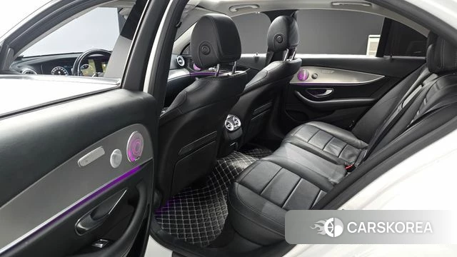 Mercedes-Benz E-Class W213 2019 Белый из Кореи, фото 2