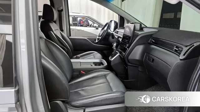 Hyundai Staria 2023 Серебряный из Кореи, фото 2