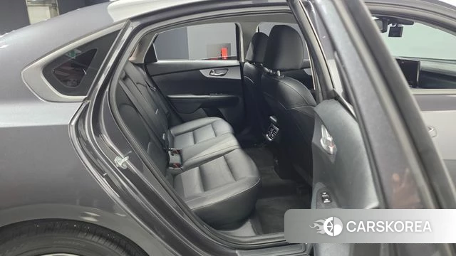 Kia The New K3 2nd generation 2022 Серый из Кореи, фото 2