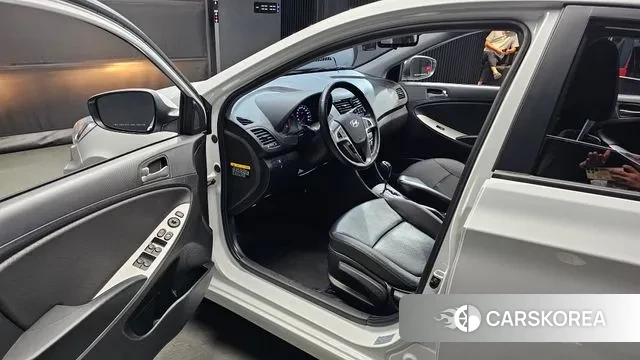 Hyundai Accent (New type) 2018 Белый из Кореи, фото 2