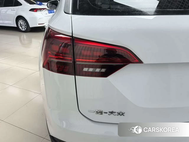 Volkswagen Tanyue 2022 Белый из Китая, фото 2