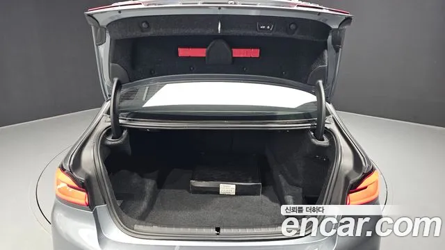 BMW 5 Series (G30) 2018 Серый из Кореи, фото 2