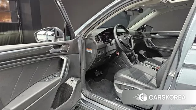 Volkswagen Tiguan Allspace 2018 Серый из Кореи, фото 2