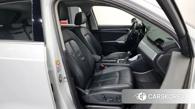 Audi Q3 (F3) 2020 Белый из Кореи, фото 2