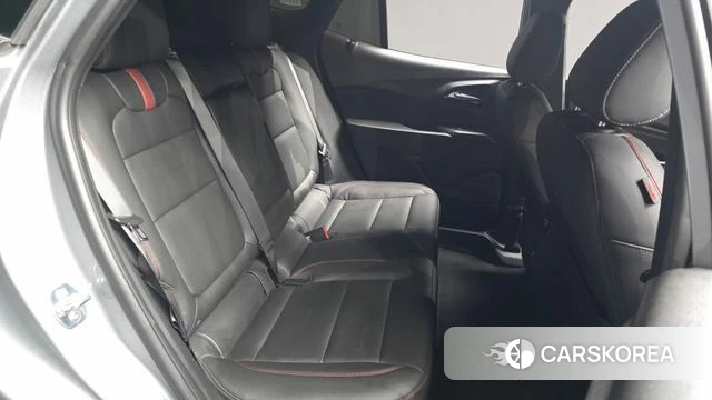 Chevrolet (GM Daewoo) Trax Crossover 2023 Серебристо-серый из Кореи, фото 2