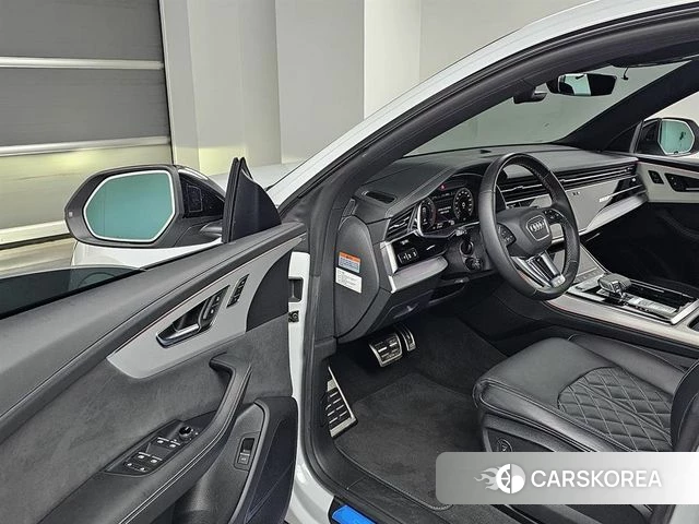 Audi Q8 (4M) 2023 Белый из Кореи, фото 2