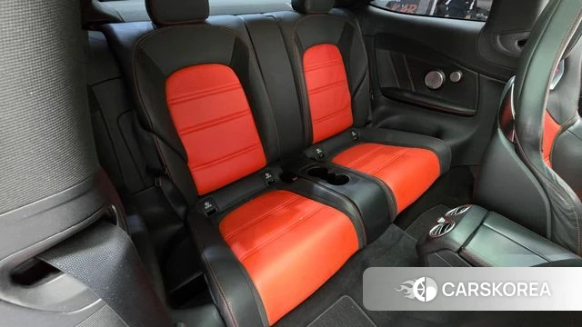 Mercedes-Benz C-Class W205 2018 Белый из Кореи, фото 2