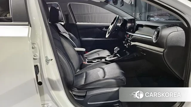 Kia The New K3 2nd generation 2023 Белый из Кореи, фото 2