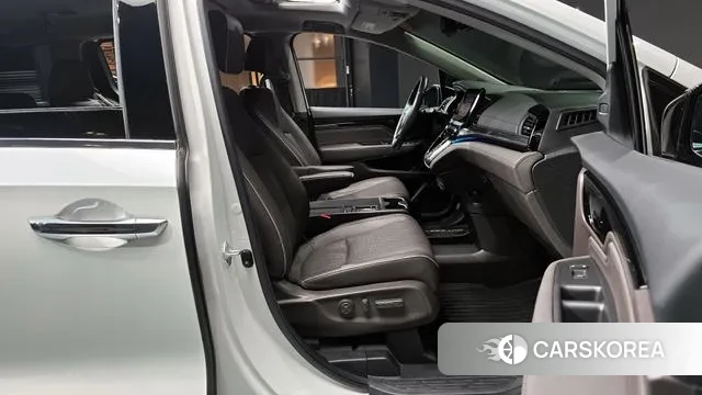 Honda Odyssey 2021 Белый из Кореи, фото 2