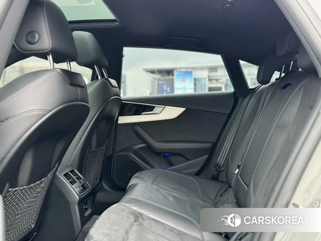 Audi A5 2022 Темно-серый из Китая, фото 2