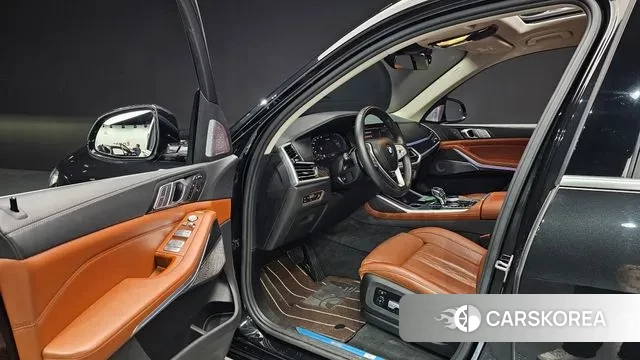 BMW X7 (G07) 2022 Черный из Кореи, фото 2