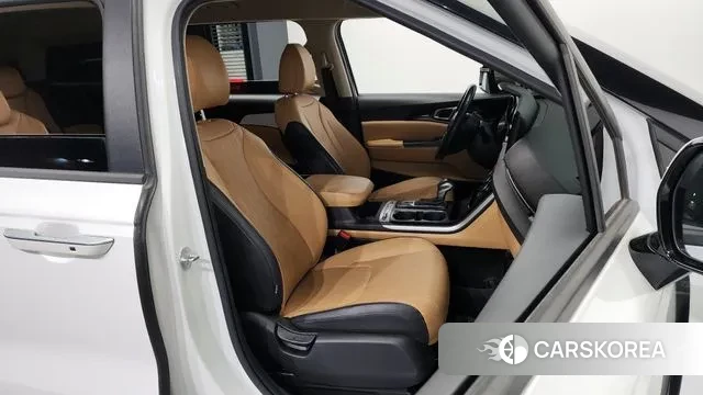 Kia Carnival 4th generation 2023 Белый из Кореи, фото 2