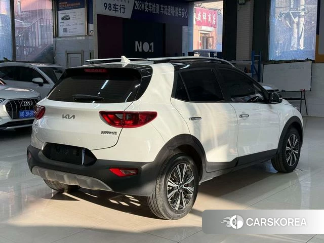 Kia Yi Ran 2022 Белый из Китая, фото 2
